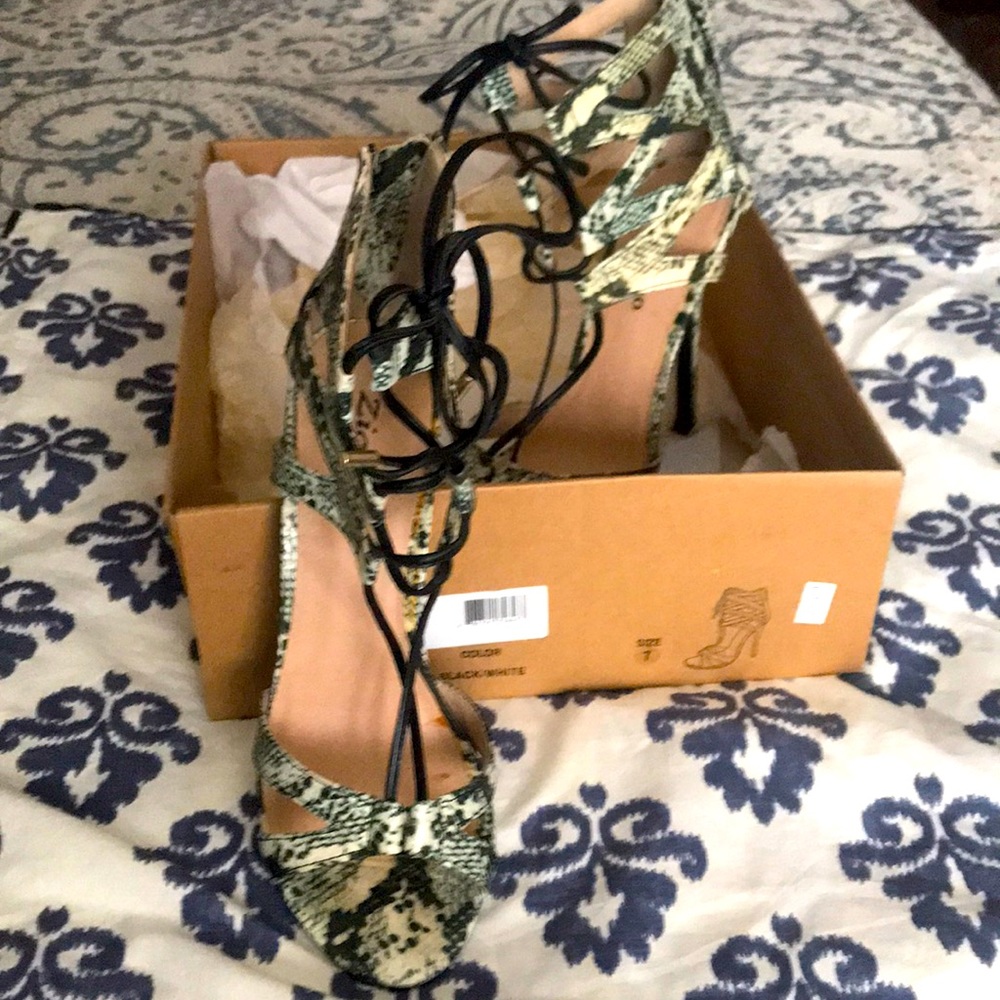 Snake skin heel